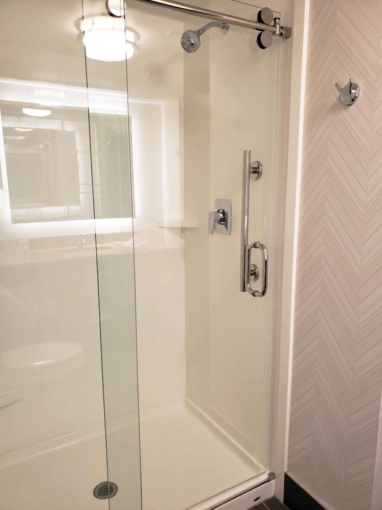 Hampton Inn Greensburg - photo 20