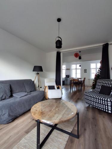 Entre Les Places Spacieux Calme Idealement Situe Parking Gratuit in Arras, France