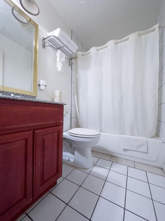 Courtesy Inn And Suites - photo 23
