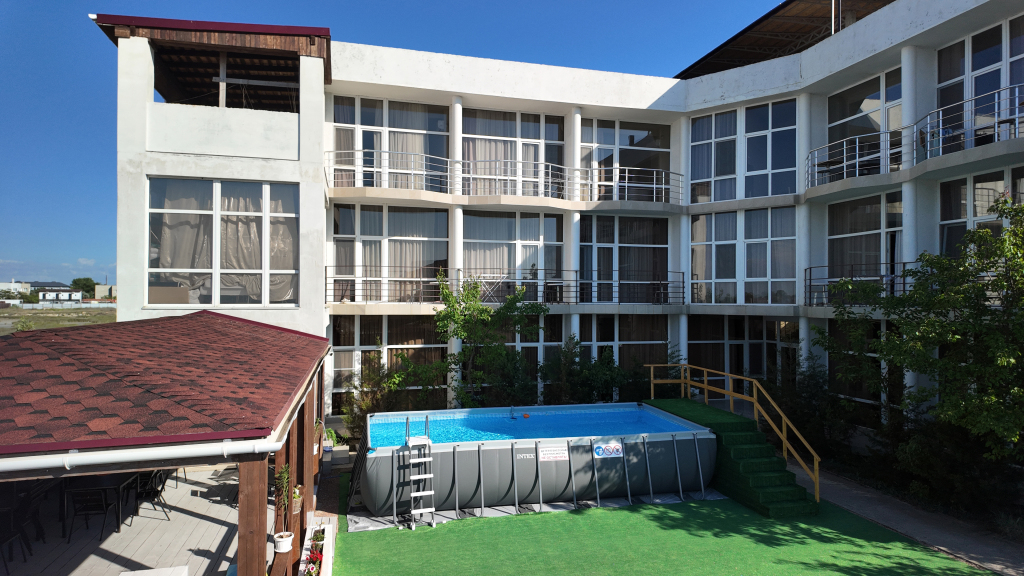 Leo Grand in Zarichne, Russia