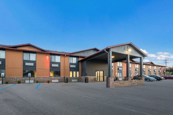 Super 8 by Wyndham Marston - photo 35