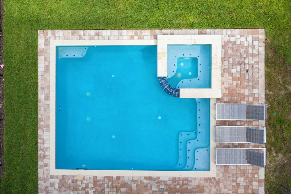 Luxurious 5Bd Single Family w Pool Jacuzzi Encore Resort 7432 - photo 40
