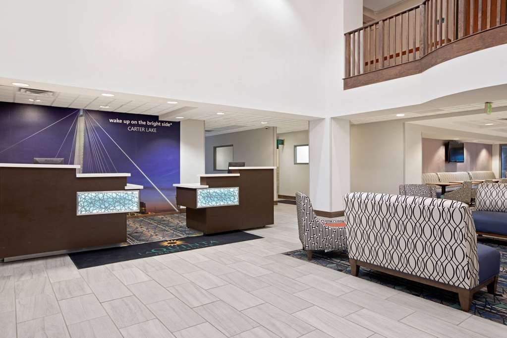 La Quinta Inn & Suites by Wyndham Omaha Airport Downtown - photo 11