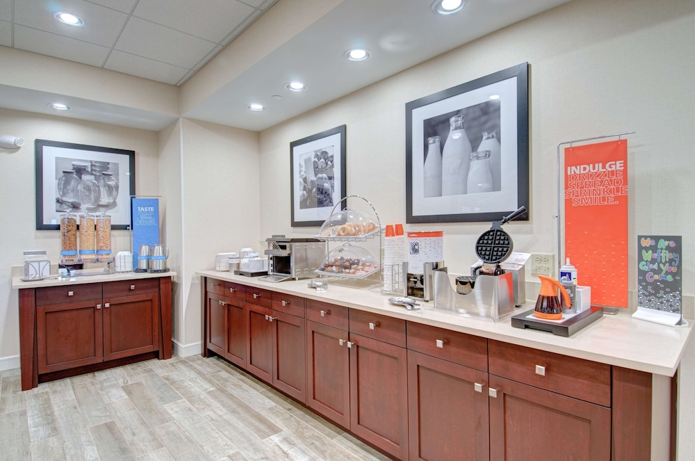 Hampton Inn Boston Westborough - photo 32
