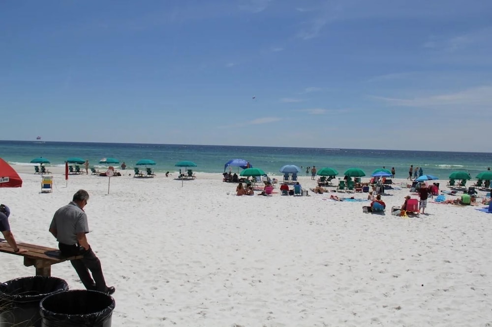 Pelican Beach Resort 505 - photo 30