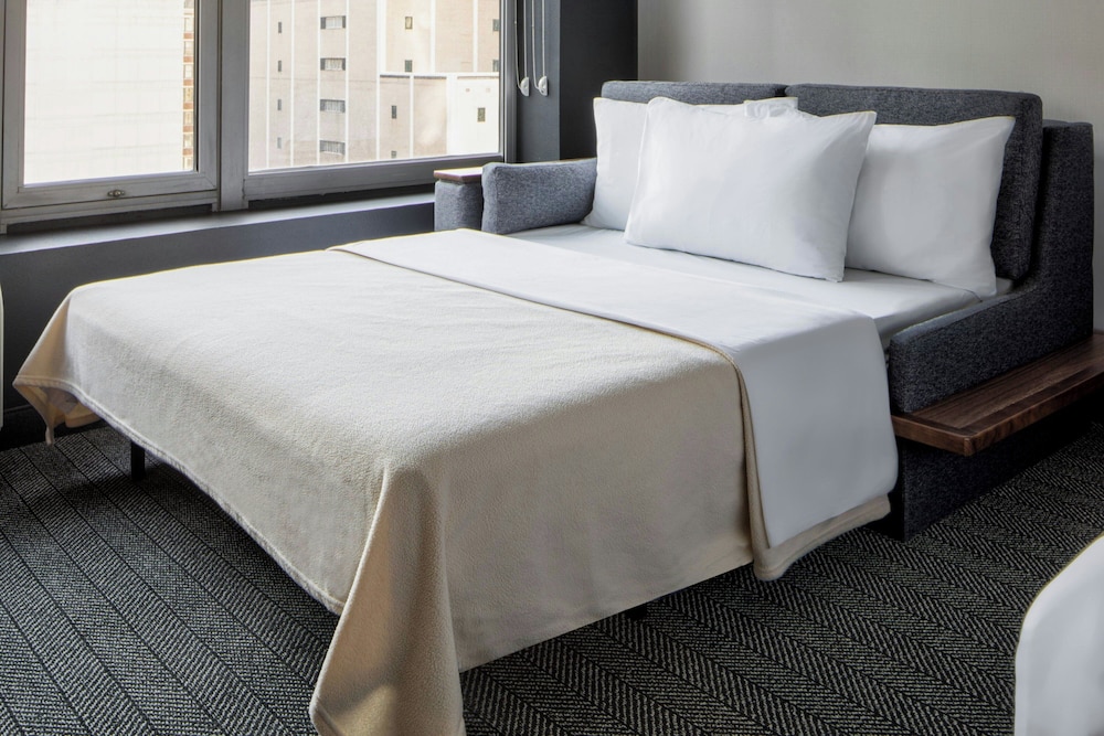 Courtyard by Marriott Chicago Downtown River North - photo 10
