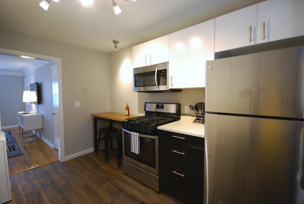 B1bc Affordable Hotel alternative Perfect for Long Term Stay - photo 3