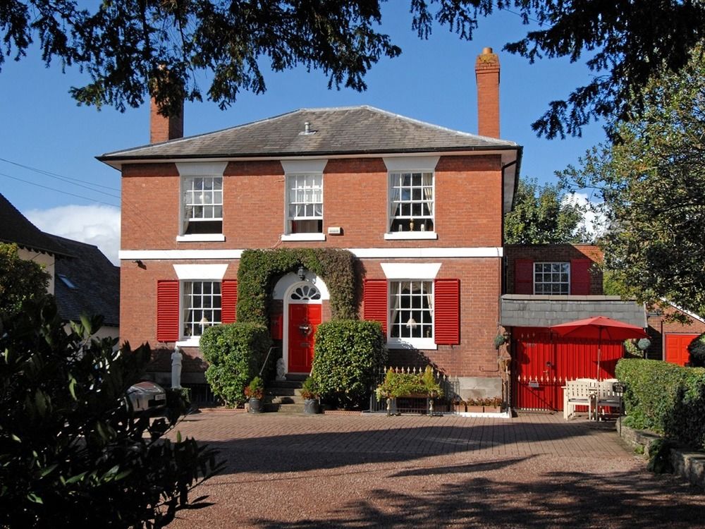 Holly House Bed & Breakfast — 4-Star Luxury Hotel in Hereford, United Kingdom