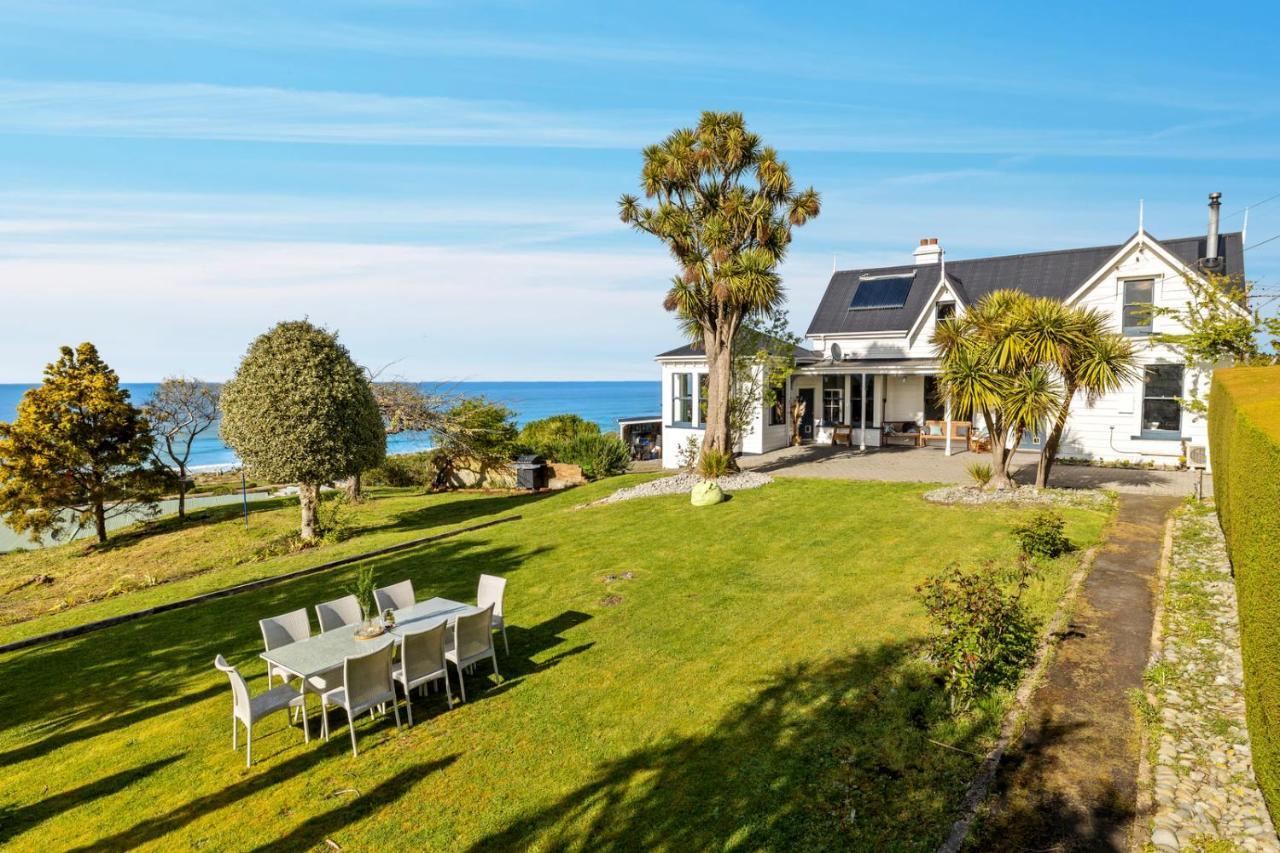 The Professor's Beach House Brighton Home — 4-Star Luxury Hotel in Dunedin, New Zealand