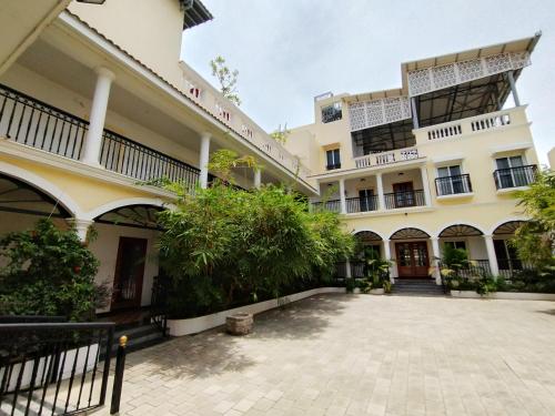 Mayilveedu Guest House — 5-Star Luxury Hotel in Thoothukudi, India