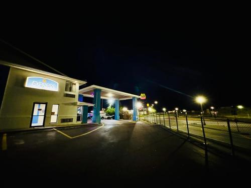 Express Inn & Suites Junction City - photo 20
