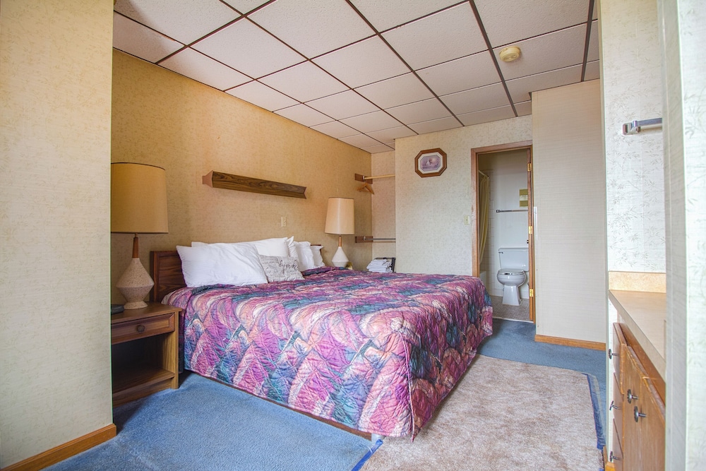 HomeTown Inn by OYO Liberal KS - photo 11