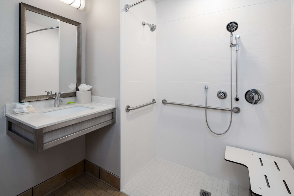 Hilton Garden Inn Roseville - photo 28