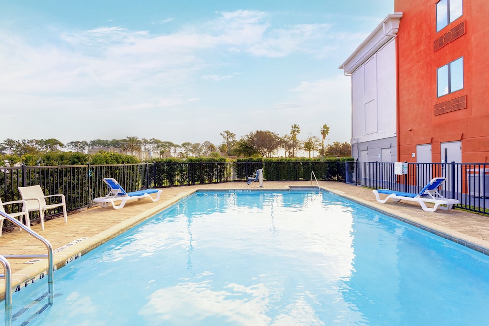 Holiday Inn Express & Suites Jacksonville Atlantic Beach by IHG - photo 20