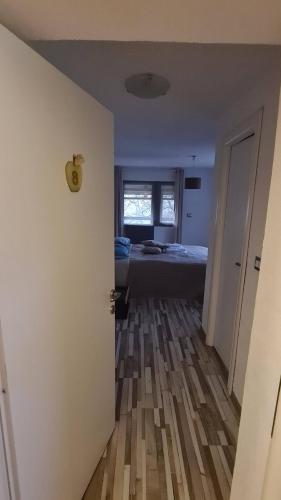 Livada cu Meri in Arefu, Romania