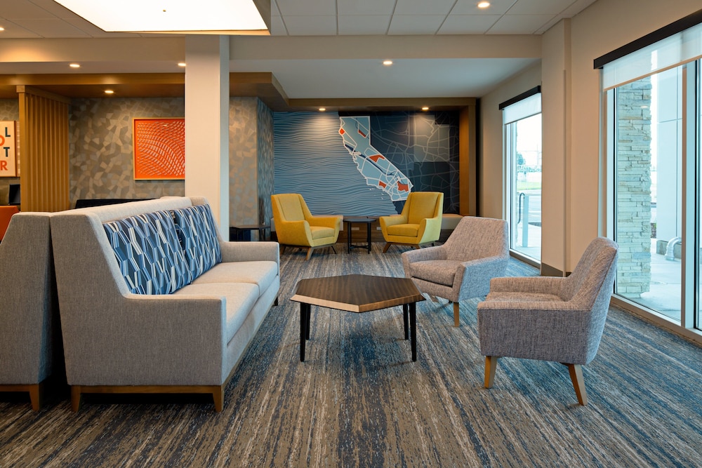 Holiday Inn Express and Suites Hollister by IHG - photo 58