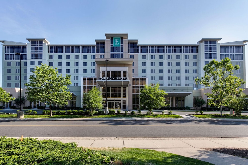 Embassy Suites Newark Airport — hotel in Elizabeth