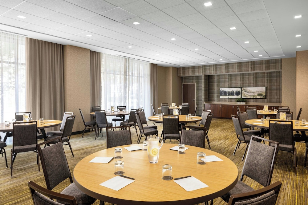 Courtyard by Marriott Baltimore Downtown McHenry Row - photo 32