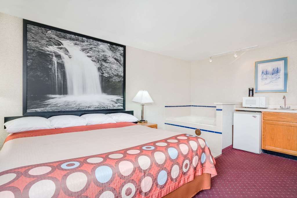 Super 8 by Wyndham Tomah Wisconsin - photo 13