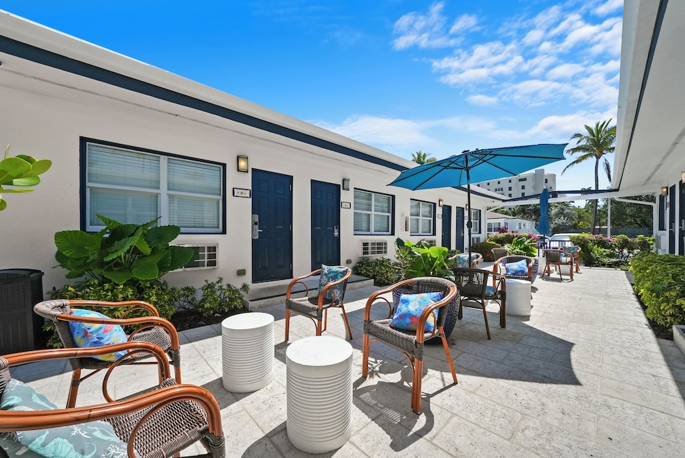 Hollywood Beach Suites - photo 33