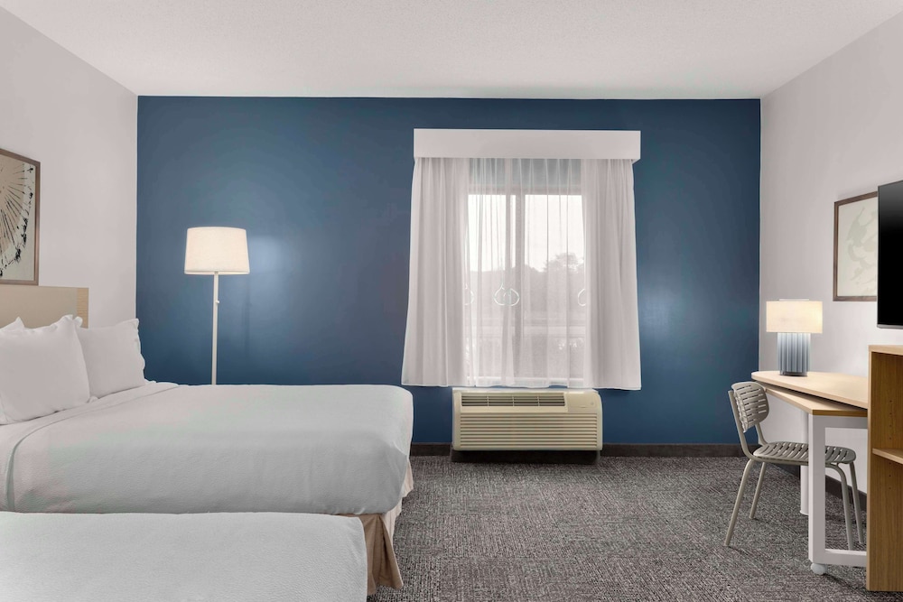 Spark by Hilton Newcomerstown - photo 11