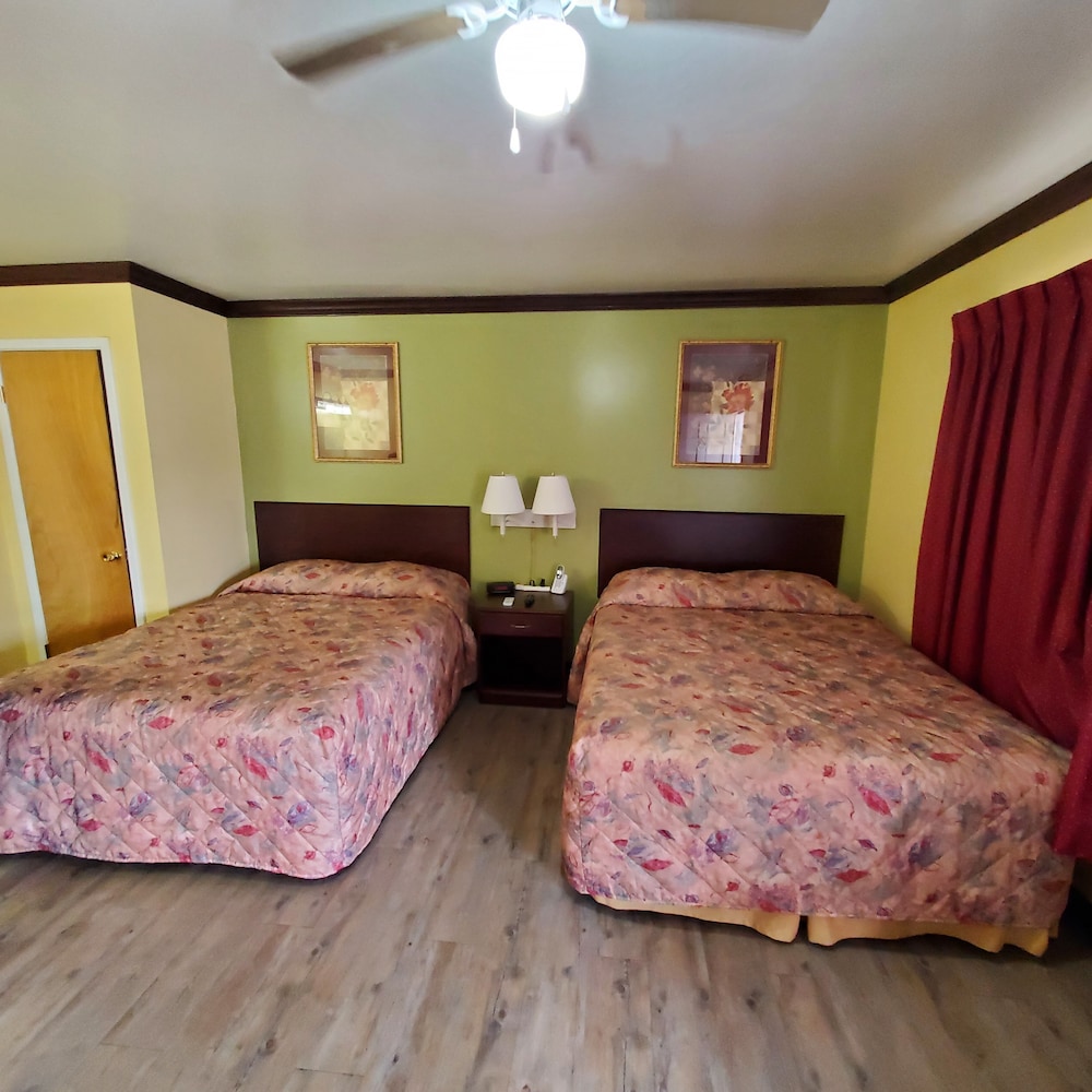 Vanguard Motel - photo 3