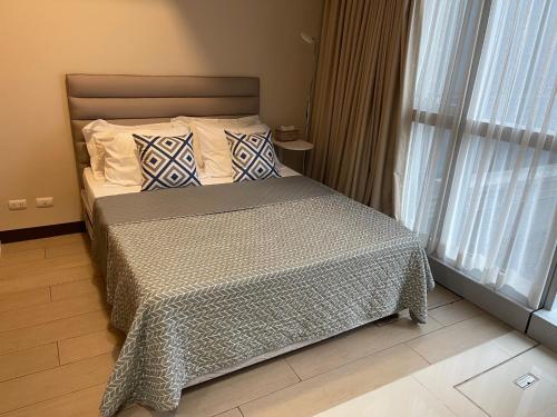 1 BR condo Uptown Parksuites BGC high floor morning sun — 4-Star Luxury Hotel in Manila, Philippines