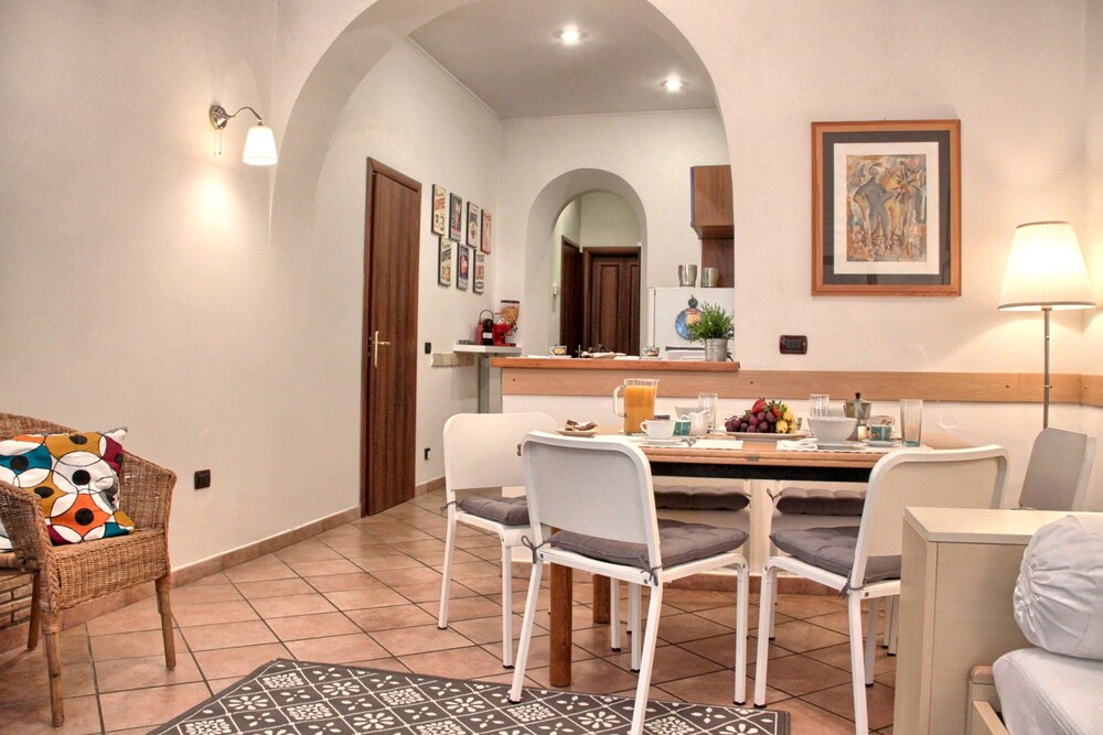 Coliseum Rome Apartments — 4-Star Luxury Hotel in Rome, Italy