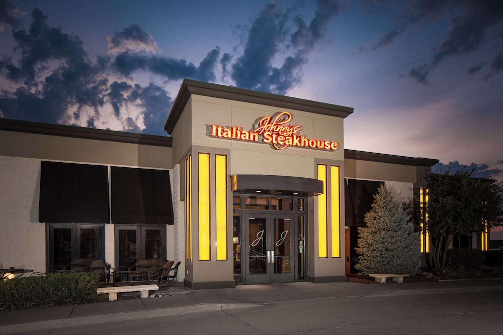 Hilton Garden Inn Des Moines Airport - photo 27