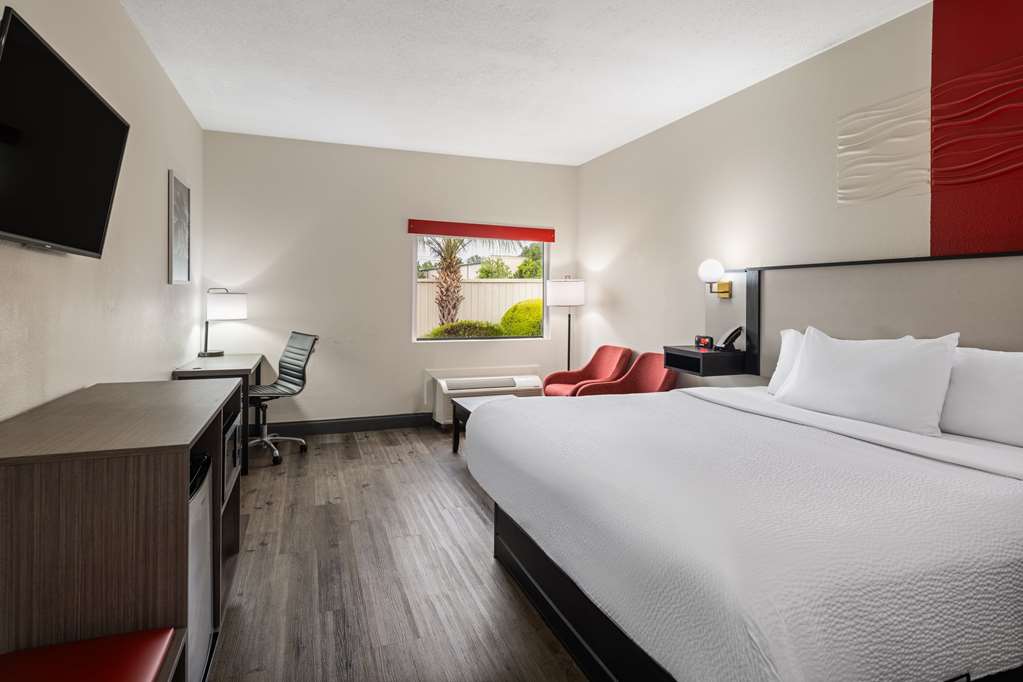 Ramada by Wyndham Locust Grove - photo 9