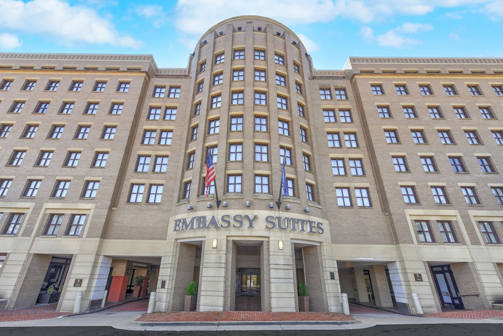 Embassy Suites by Hilton Alexandria Old Town - photo 56