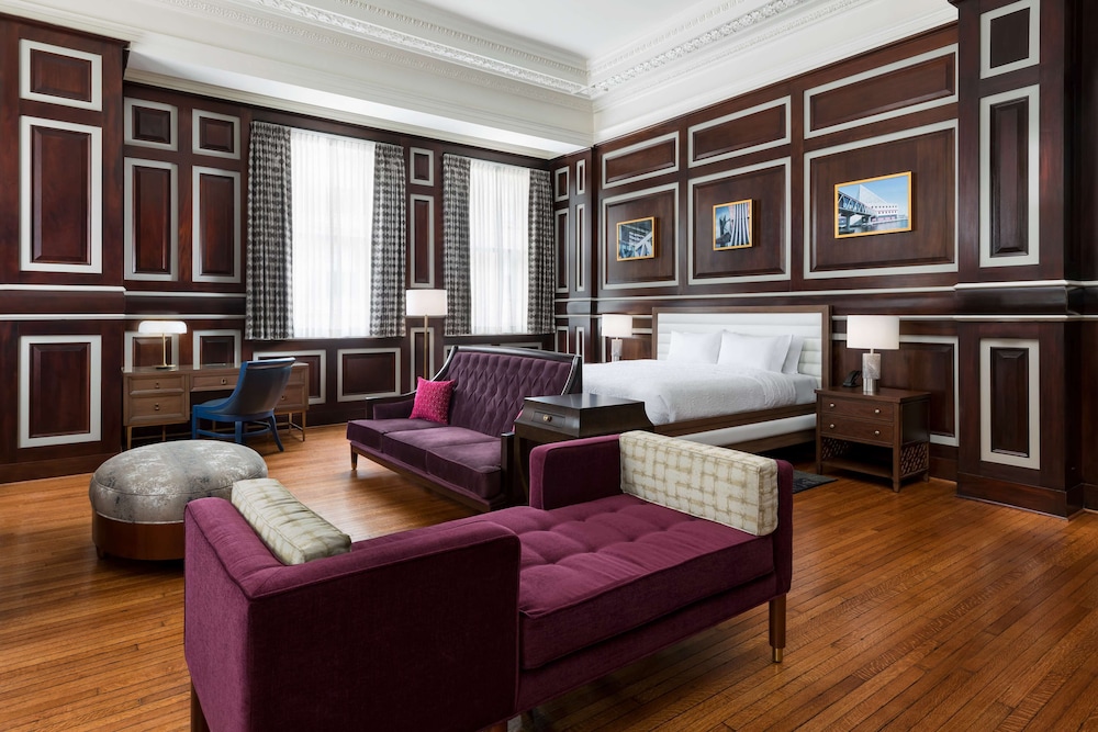 Hampton Inn & Suites Baltimore Inner Harbor - photo 10
