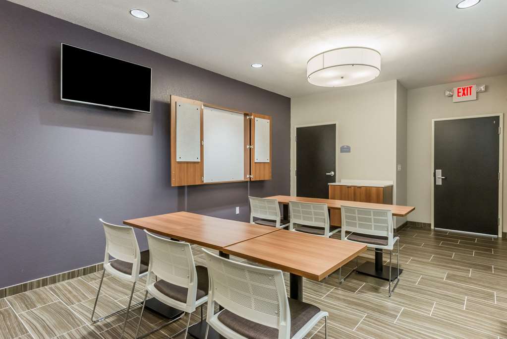 Microtel Inn & Suites By Wyndham Altoona - photo 11