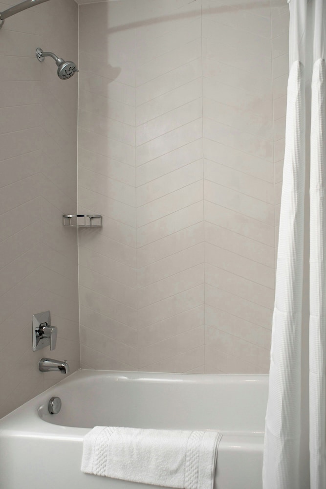 Fairfield Inn & Suites by Marriott Richmond Airport - photo 11