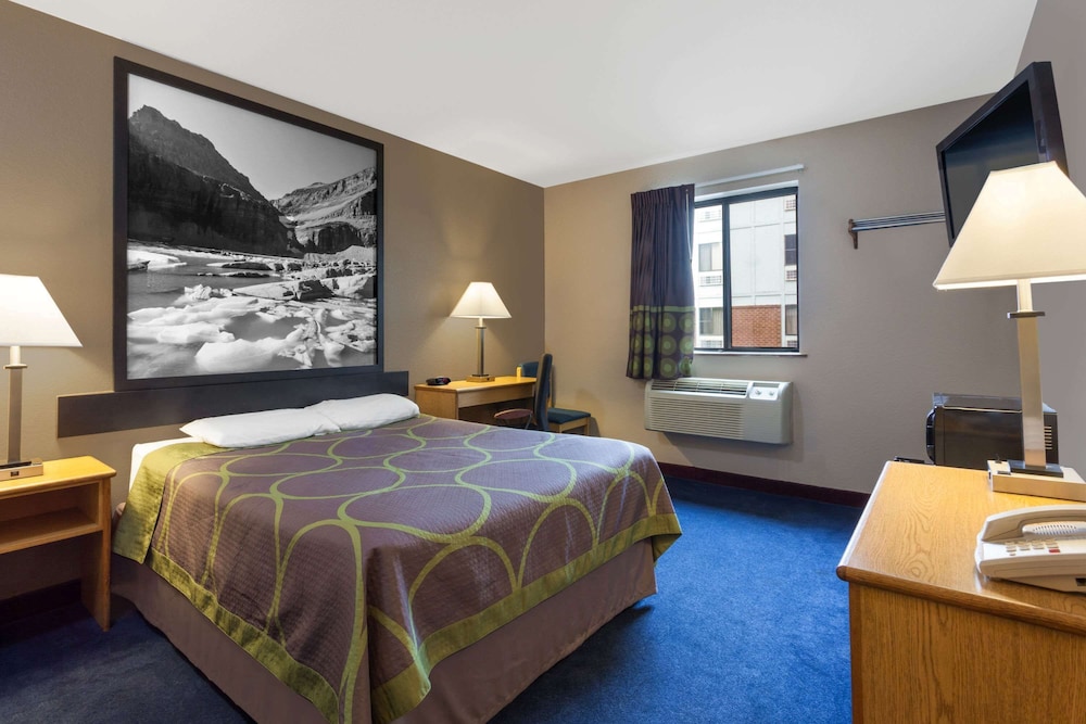 Super 8 by Wyndham Helena - photo 4