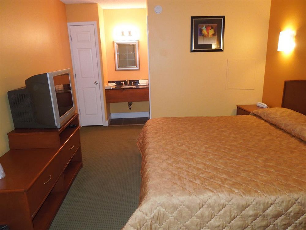 Lakeland Inn - photo 15