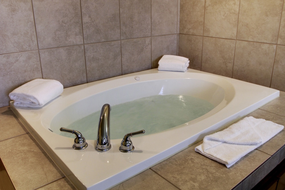 Cobblestone Inn & Suites Linton - photo 23