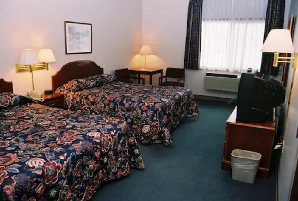 Benny's Colville Inn - photo 5