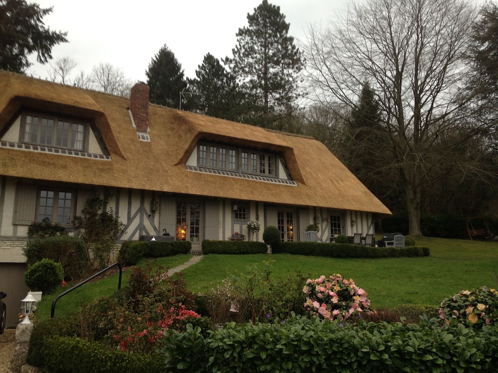 Les Chaumieres Du Pays D Auge — Lisieux