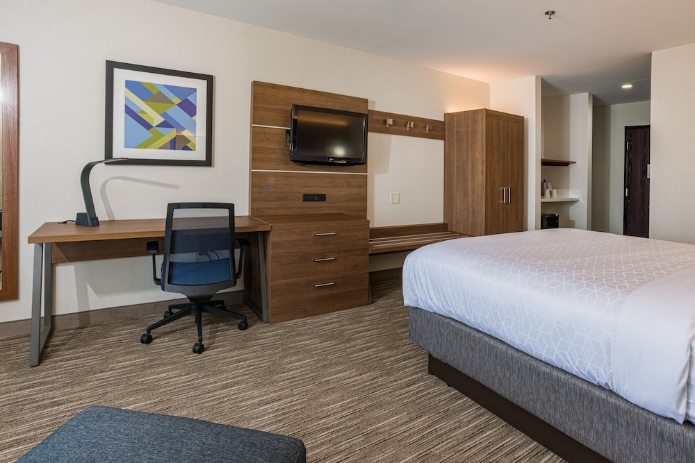Holiday Inn Express Hotel & Suites Swansea by IHG - photo 9