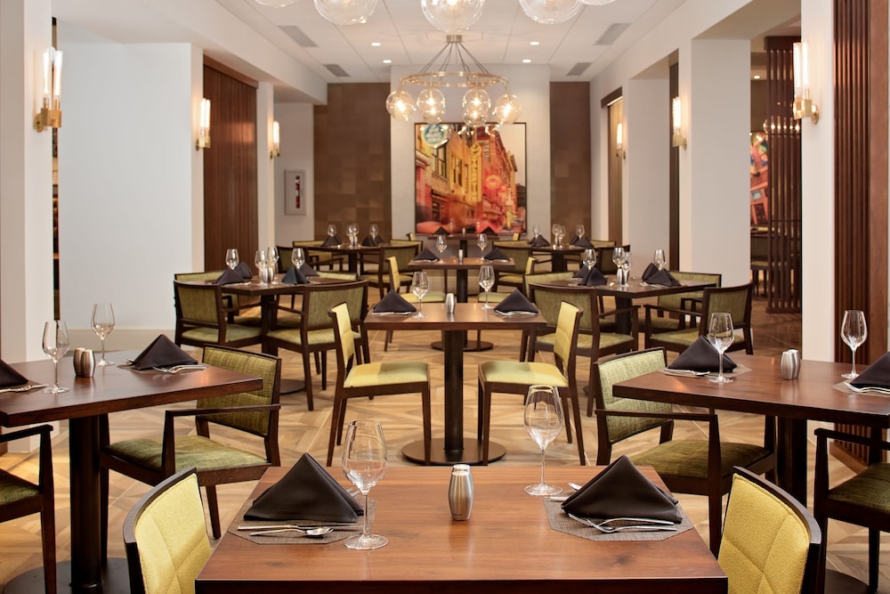 Nashville Airport Marriott - photo 17
