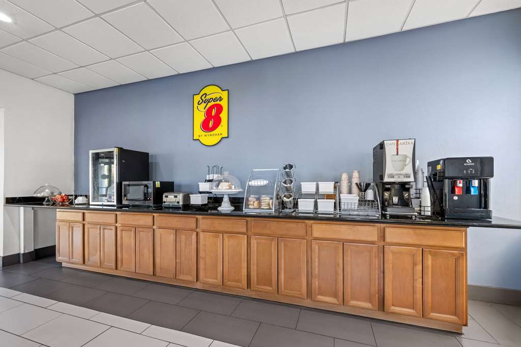 Super 8 by Wyndham Garysburg Roanoke Rapids - photo 13