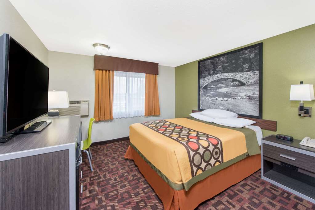 Super 8 by Wyndham Moberly MO - photo 8