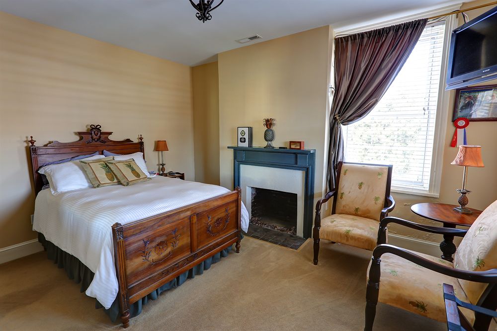 Brick Hotel on the Circle - photo 6