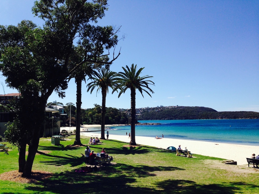 Chic 1 Bed Apartment by Balmoral Beach — 4-Star Luxury Hotel in Sydney, Australia