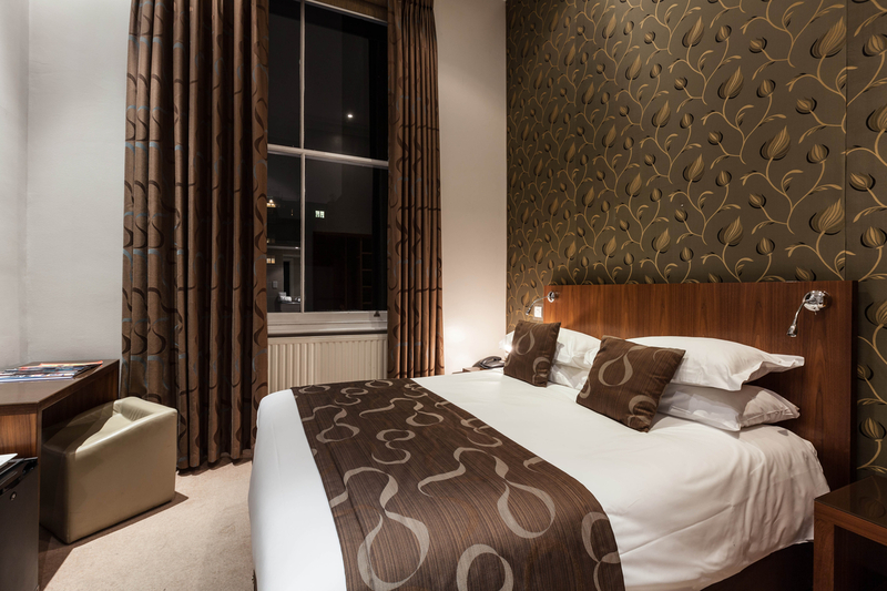 54 Queen's Gate Hotel