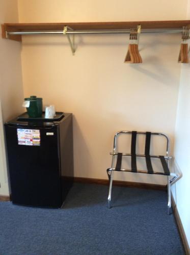 Scenic Shore Inn - photo 22