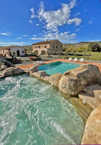 Podere La Querciola — 4-Star Luxury Hotel in Guardistallo, Italy