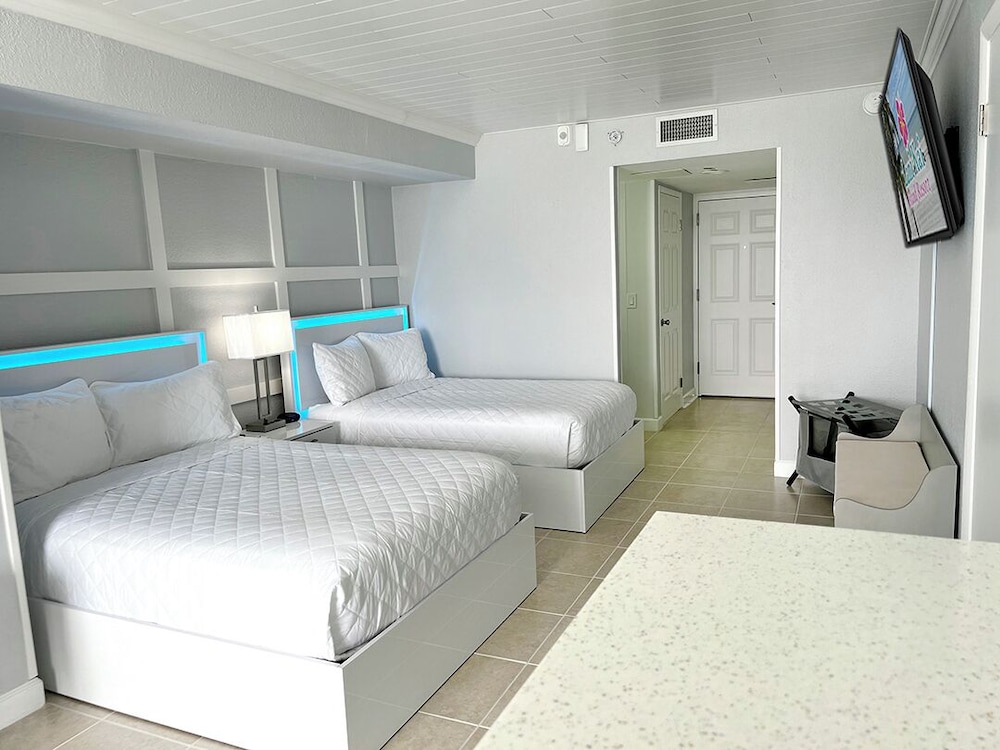 Lani Kai Island Resort - photo 6