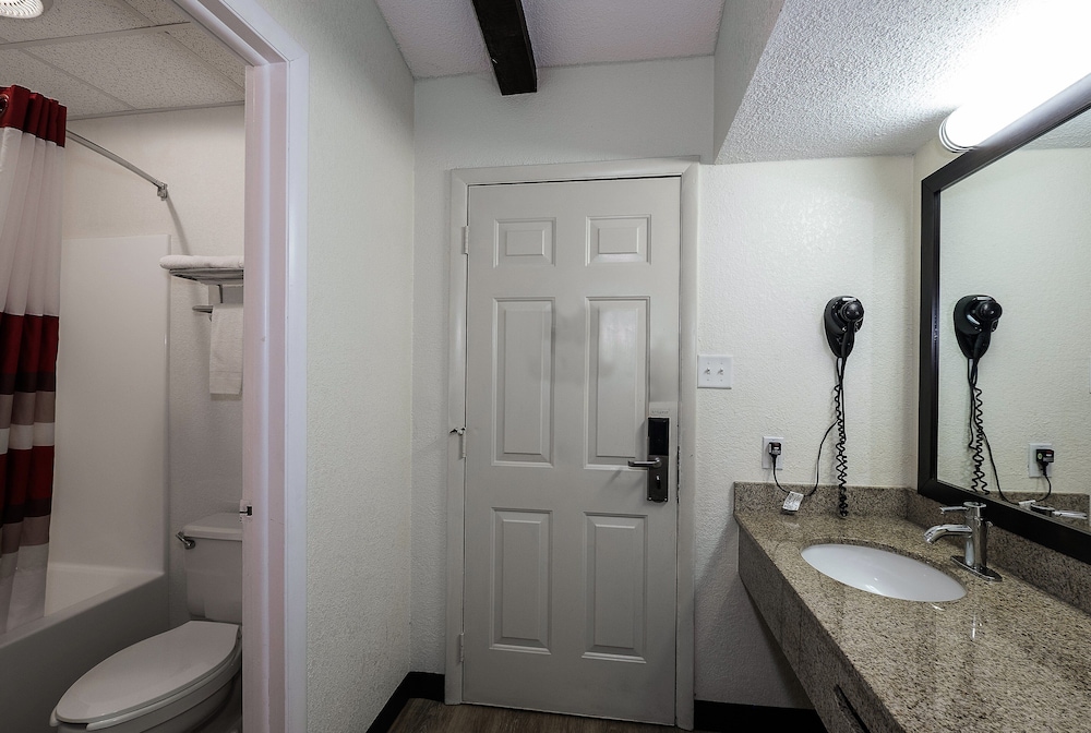 Red Roof Inn Lancaster Strasburg - photo 25